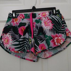Active Go Dry Tropical Floral 3” Dolphin-Hem Run Shorts